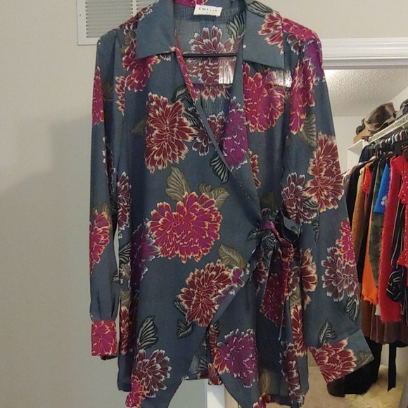 Long sleeve wrap shirt - Picture 2 of 2